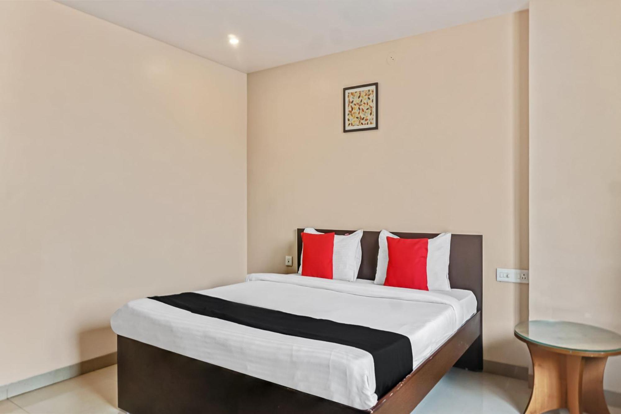 Hotel O Log Inn Plaza Near Eon It Park Pune Extérieur photo