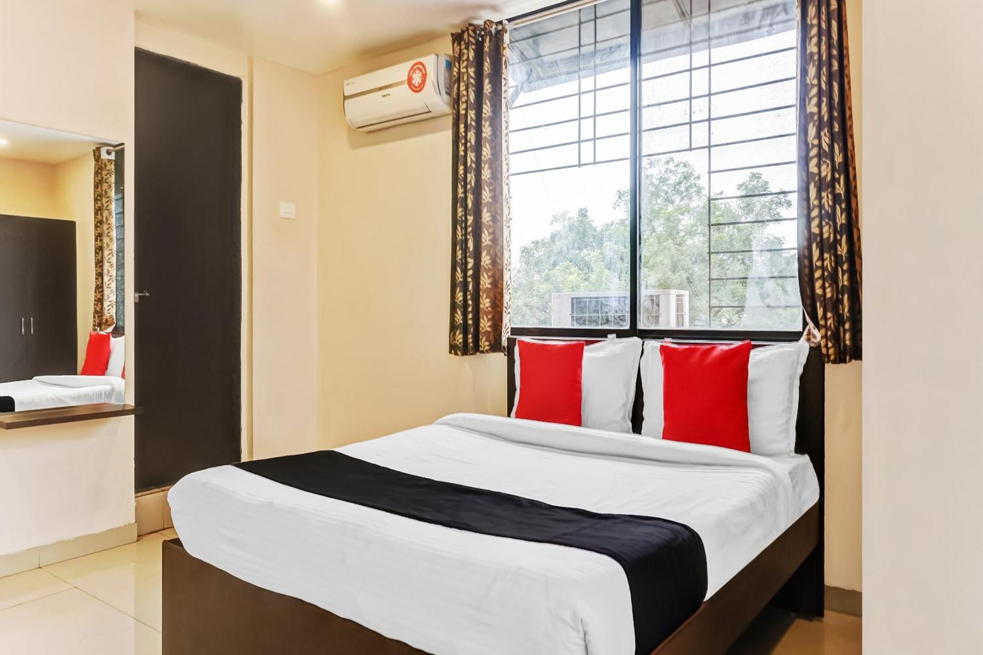 Hotel O Log Inn Plaza Near Eon It Park Pune Extérieur photo