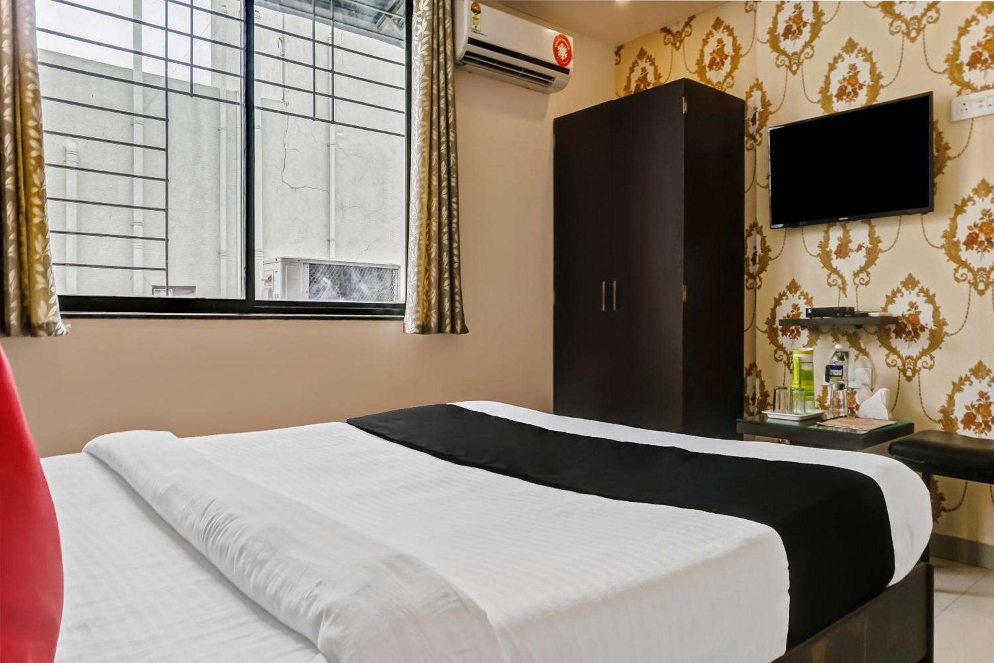 Hotel O Log Inn Plaza Near Eon It Park Pune Extérieur photo