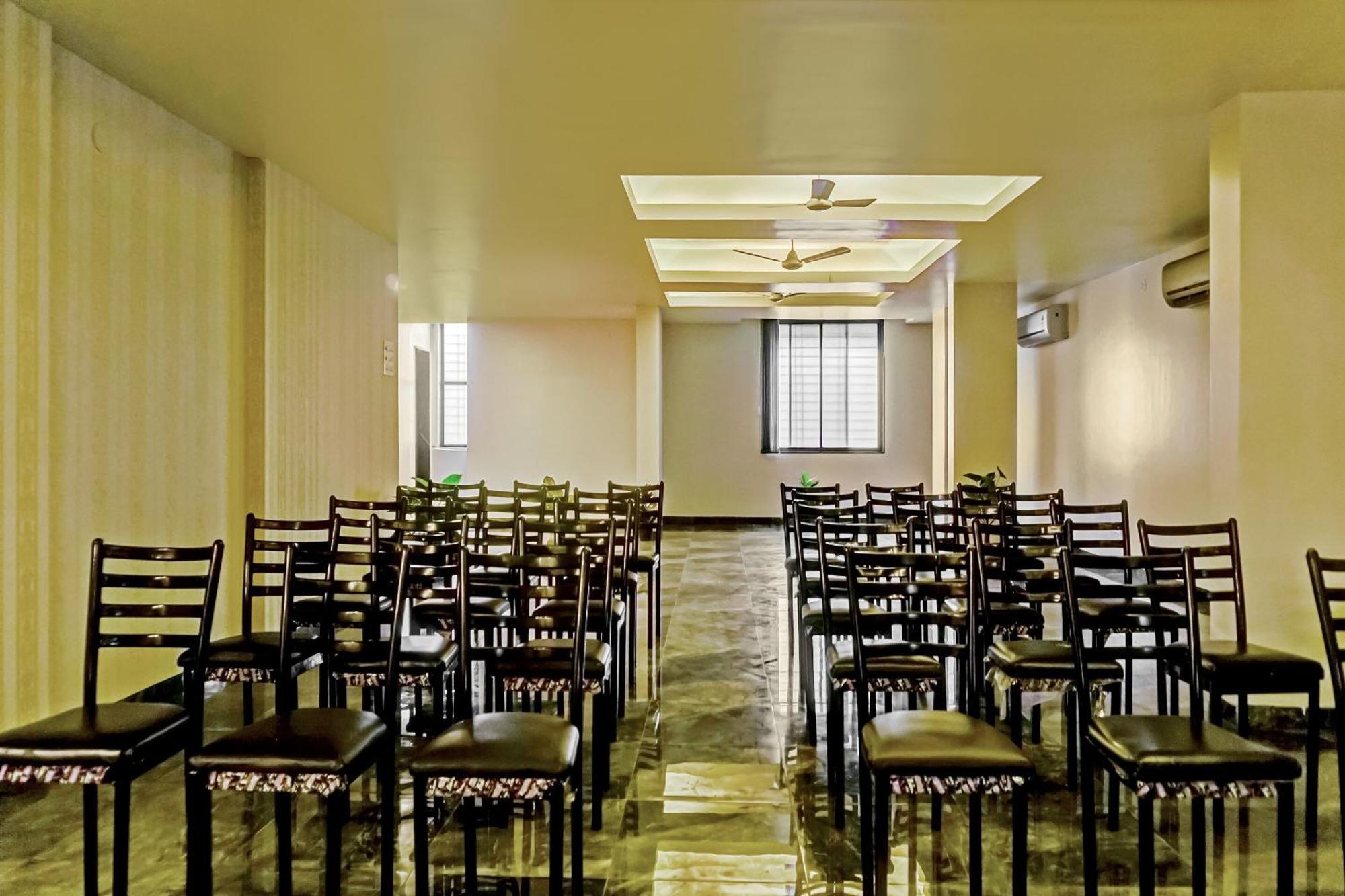 Hotel O Log Inn Plaza Near Eon It Park Pune Extérieur photo