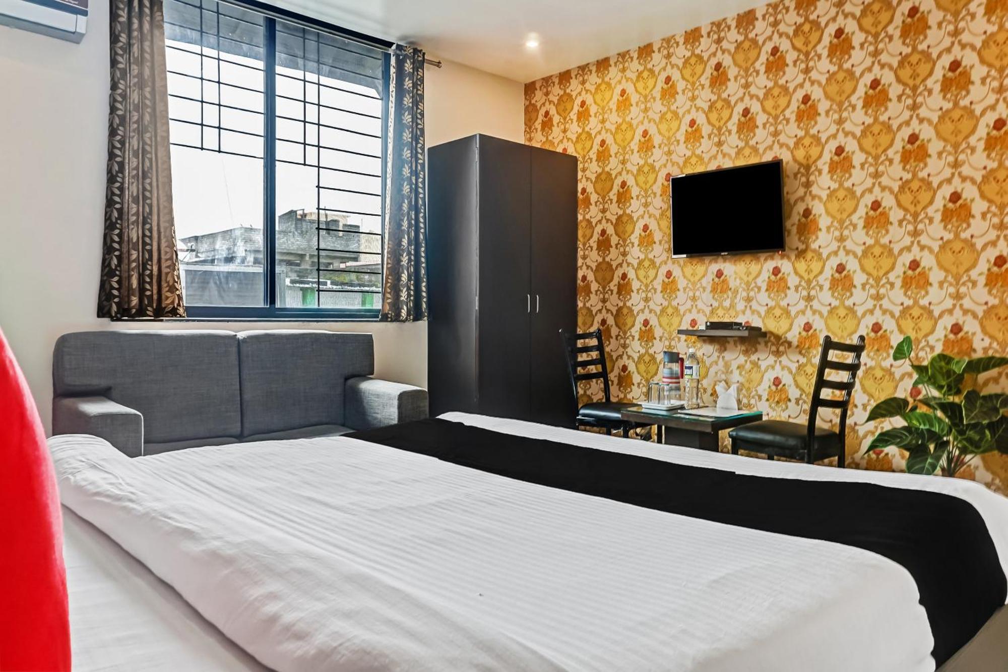 Hotel O Log Inn Plaza Near Eon It Park Pune Extérieur photo