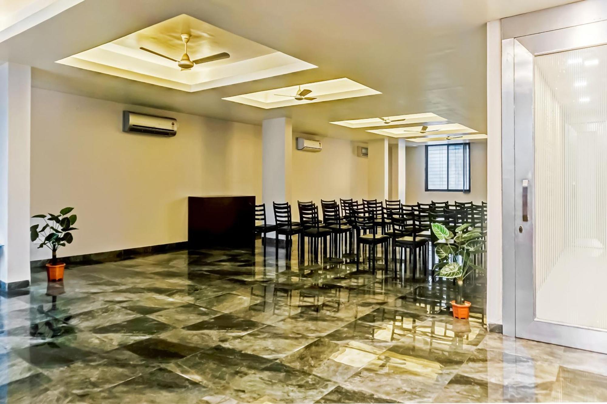 Hotel O Log Inn Plaza Near Eon It Park Pune Extérieur photo