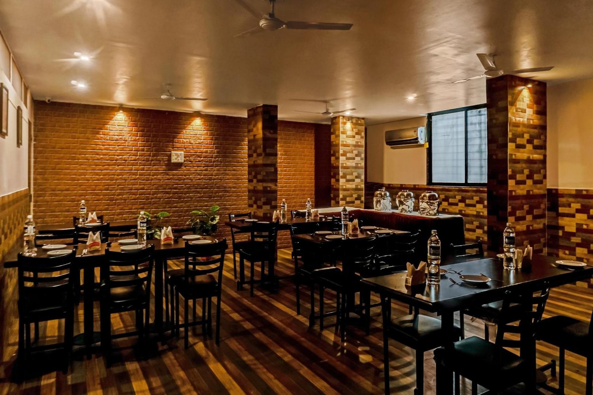 Hotel O Log Inn Plaza Near Eon It Park Pune Extérieur photo
