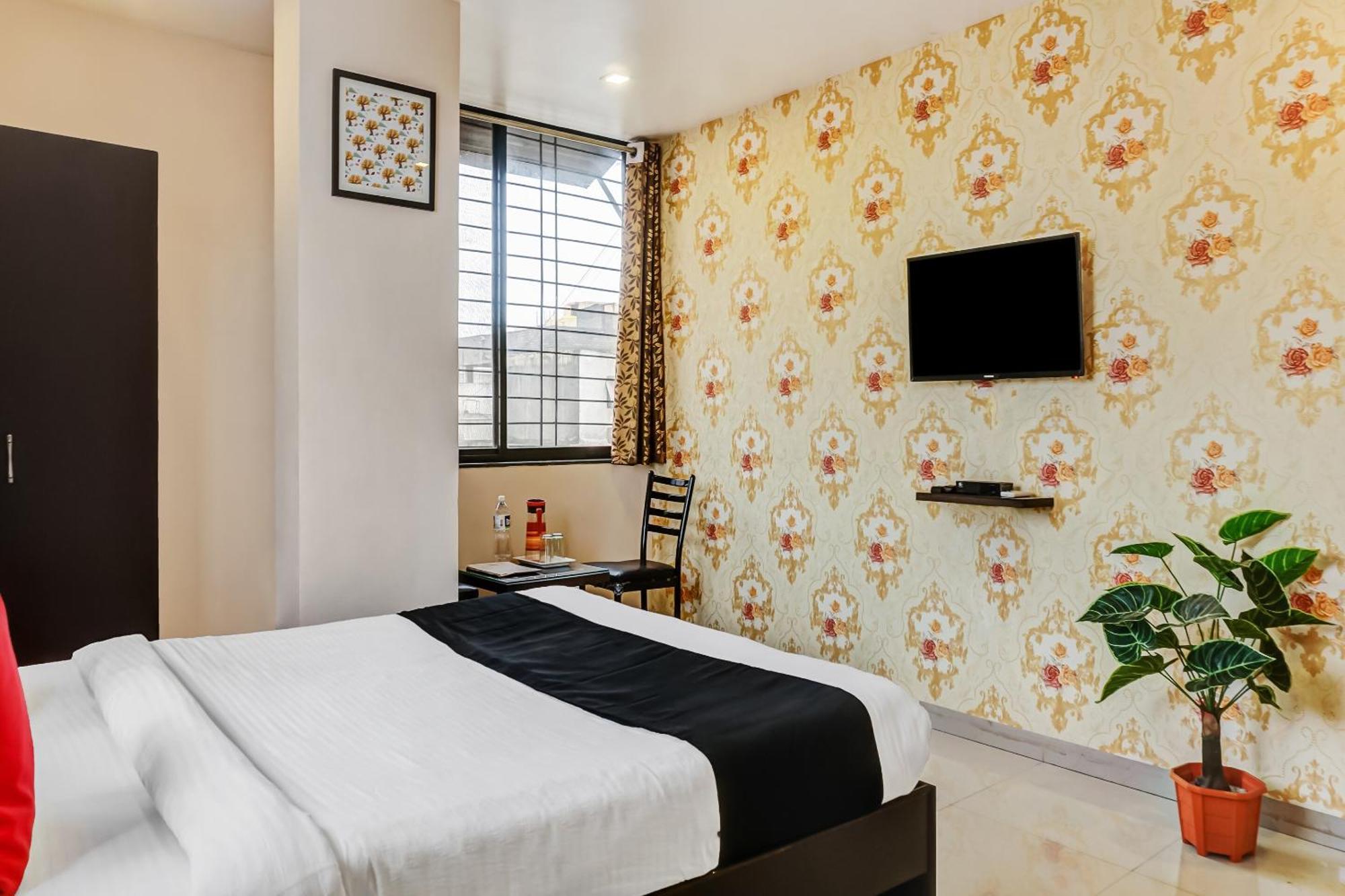 Hotel O Log Inn Plaza Near Eon It Park Pune Extérieur photo