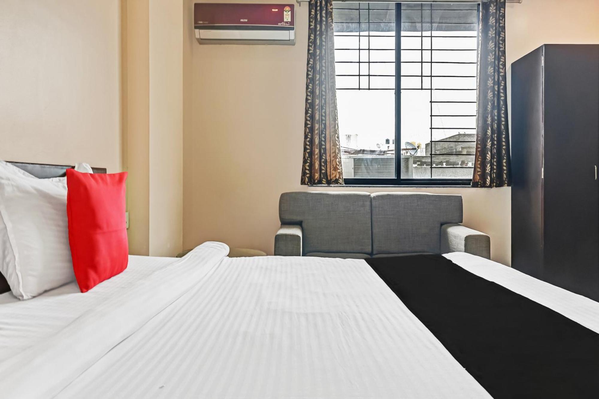 Hotel O Log Inn Plaza Near Eon It Park Pune Extérieur photo